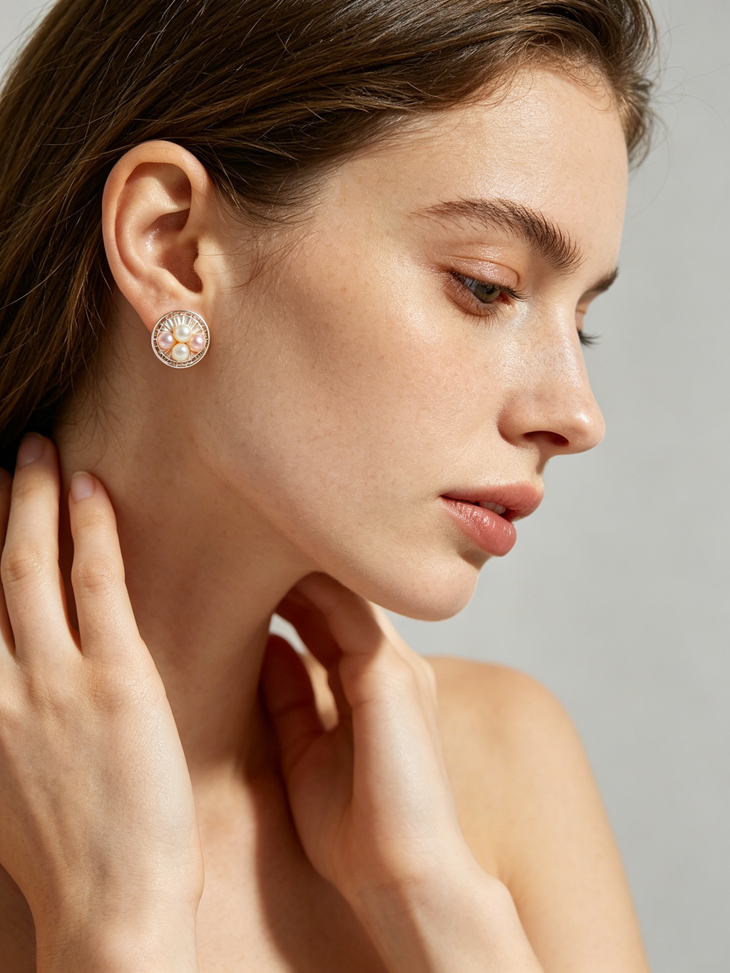 Four Pearl Flower Round Stud Earrings